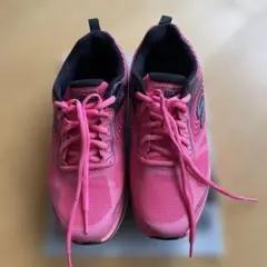 Skechers ピンク ランニングシューズ Ultraのサムネイル