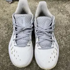 アンダーアーマー　UNDER ARMOUR スニーカー　ハイカット