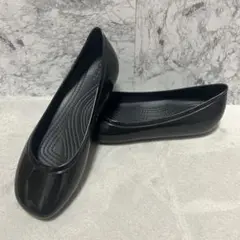 【美品】クロックス crocs ブルックリン　エナメルフラットシューズ　ブラック