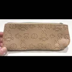 ポーチ ペンケース ペンポーチ 筆箱 レザー 革 総柄 miffy セブンネットのサムネイル