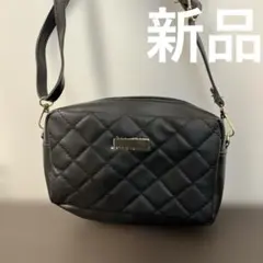 新品未使用　黒色のキルティングのカバン　ショルダーバック