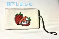 Coach ラージ コーナージップ リストレット ストロベリーグラフィック