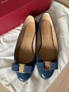 SalvatoreFerragamo VARINAヴァリナ バレリーナ ネイビー - メルカリ