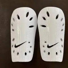 Nike シンガード ホワイト