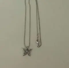 未使用品　パールバタフライネックレス