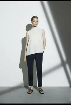 ハイネックブラウス