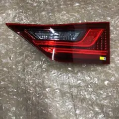 レクサスGS セダン（AWL10)・右テールランプ（トランク側）・新品未使用のサムネイル