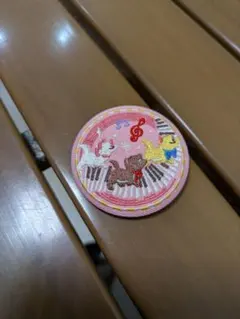 Disney 刺繍缶バッジ2　おしゃれキャット