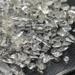 リビアングラス　約10g　さざれ（穴無しさざれ）　特価　神秘の砂漠の宝石　天然