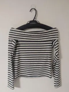 アメリカンイーグル　オフショルトップス