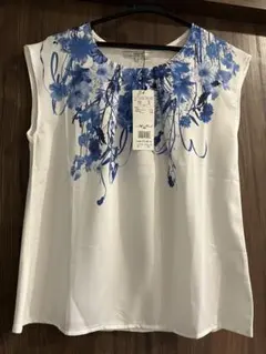 お値下げ！LE JOUR 花柄プリント 半袖ブラウス 38のサムネイル
