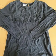 ZARA 黒 刺繍入り 長袖カットソー　128