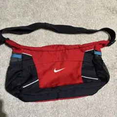 Nike ボディバッグ レッド ブラック