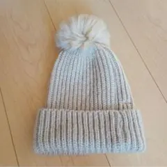 ZARA ポンポン付きニット帽 Mサイズ ベージュ　冬物　小物　帽子
