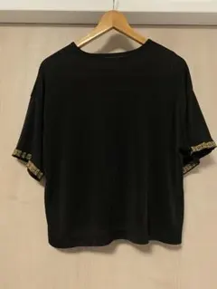 【JEANASIS】黒Tシャツ　金刺繍