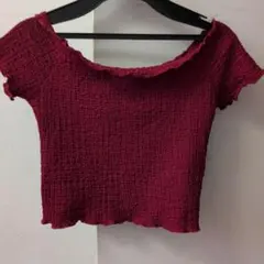 シーンの赤のトップスのサムネイル