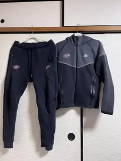 NIKE テックフリースセットアップ シナーワールド - メルカリ