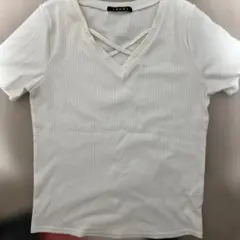 INGNI ホワイト Vネック Tシャツ