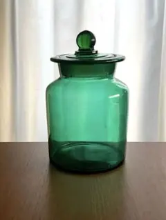 クリスマスにも　グリーンが素敵なアンティークガラス瓶