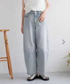 ローリーズファーム　CONE カーブデニムパンツ　ブルー