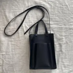 ブラックレザー風ショルダーバッグ