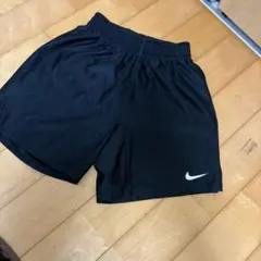 Nike ブラック ショートパンツ Sサイズ140センチ
