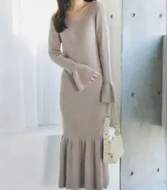 新品未使用coca コカ ニットワンピース マーメイドワンピ 裾 フレアスリーブ