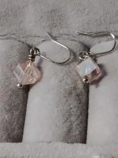 ピンクサファイア フックピアス 両耳用