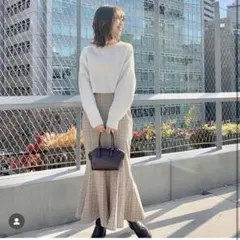 アイボリー ニット