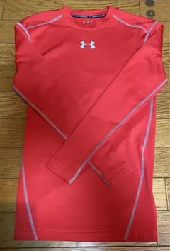 アンダーアーマー　赤　長袖　SM
