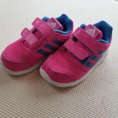 アディダス スニーカー