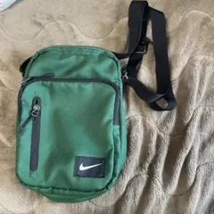 Nike 緑色 ショルダーバッグ