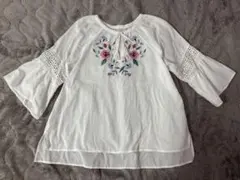 刺繍入りホワイトブラウス フレアスリーブ Mサイズ レディース
