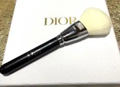 DIORバックステージ パウダーファンデーションブラシ　14のサムネイル