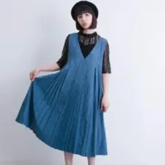 merlot デニムブルー プリーツキャミワンピース
