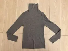【美品】GU ジーユー　リブタートルネックセーター　Mサイズ