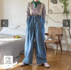 サスペンダー付きライトブルーデニムパンツ