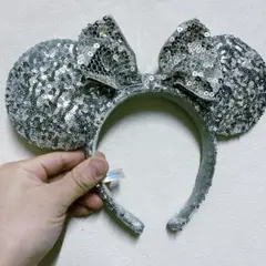 ディズニーカチューシャ　ミニーマウス　シルバー　スパンコール
