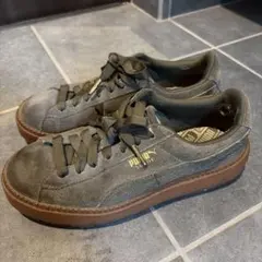 PUMA SUEDE プラットフォーム スニーカー カーキ
