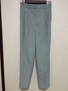 【新品】グローバルワーク ウツクシルエットテーパードパンツ　Mサイズ