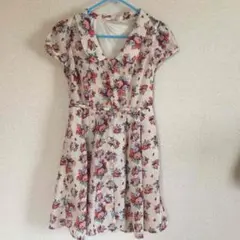 花柄ワンピース
