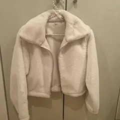 GU フェイクファー ショート丈 ジャケット ホワイト