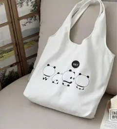 パンダの柄のトートバッグ白色