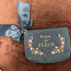 Maison de FLEUR 花柄刺繍ポーチ