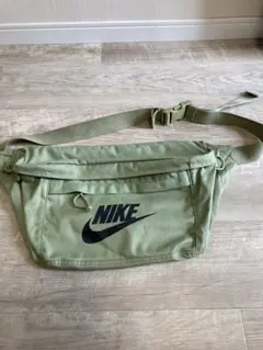Nike ボディバッグ ショルダーバッグ　オリーブグリーン　カーキ
