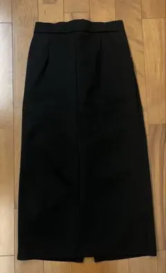 【新品未使用】黒 ロングスカート プリーツ入り