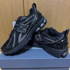 トリプルブラック New Balance M1906RWF 24.5㎝ - メルカリ