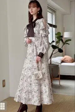 花柄ボウタイショルダーオープンフレアワンピース