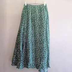 美品★URBAN RESEARCH DOORS レーヨンスカート 小花柄グリーンのサムネイル