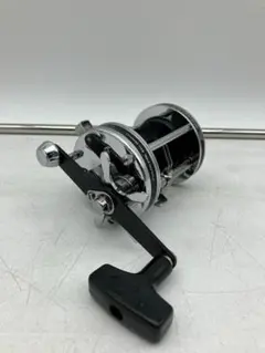 Ambassadeur 5000C ベイトリール美品 - メルカリ
